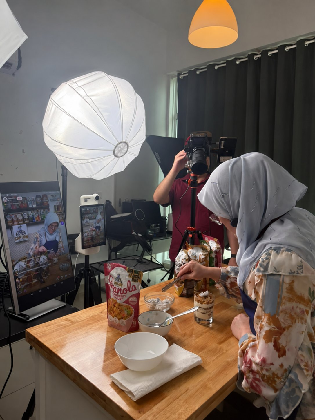 TikTok Shop live selling session in the iCookAsia studio